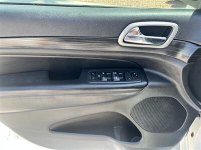 2020 Jeep Grand Cherokee Altitude   - Photo 12 - Phoenix, AZ 85009