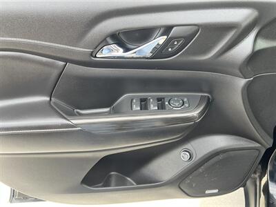 2021 GMC Acadia SLT   - Photo 11 - Phoenix, AZ 85009