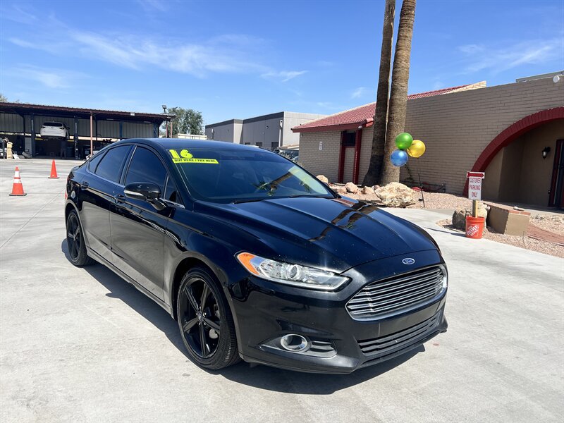2016 Ford Fusion SE - Photo 1 - Phoenix, AZ 85009