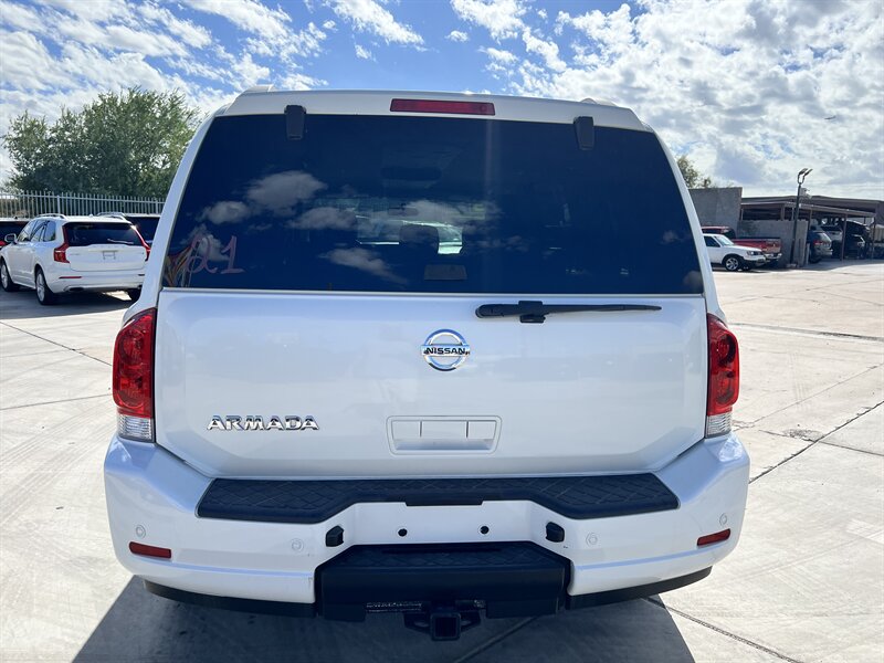 2015 Nissan Armada SL photo 3