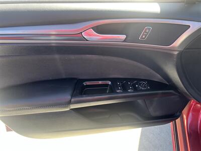 2017 Ford Fusion SE   - Photo 11 - Phoenix, AZ 85009