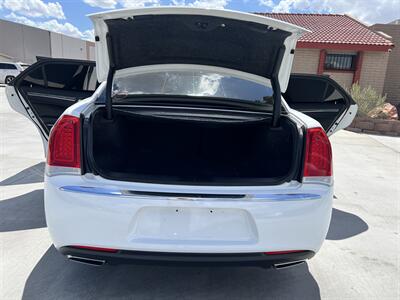 2017 Chrysler 300 Limited   - Photo 14 - Phoenix, AZ 85009