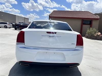 2017 Chrysler 300 Limited   - Photo 3 - Phoenix, AZ 85009