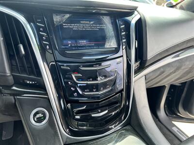 2018 Cadillac Escalade Platinum   - Photo 9 - Phoenix, AZ 85009
