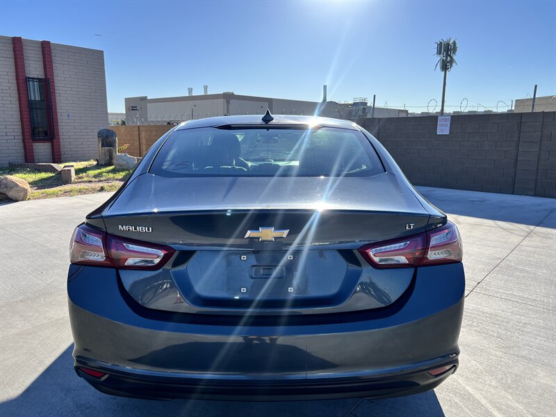 2020 Chevrolet Malibu 1LT photo 2