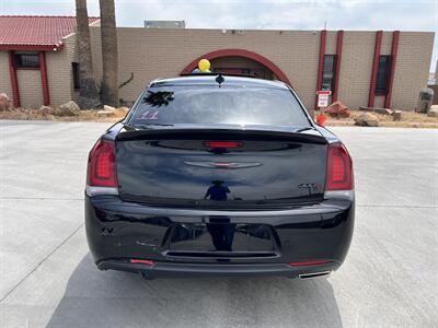 2022 Chrysler 300 S V8   - Photo 3 - Phoenix, AZ 85009