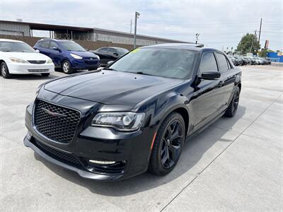 2022 Chrysler 300 S V8   - Photo 2 - Phoenix, AZ 85009