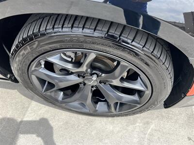 2022 Chrysler 300 S V8   - Photo 19 - Phoenix, AZ 85009