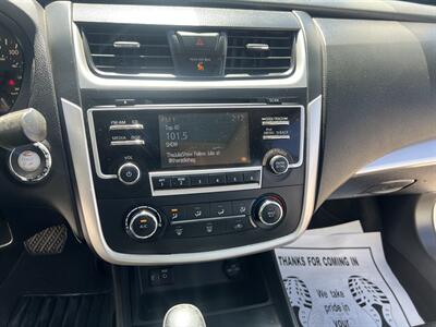 2017 Nissan Altima 2.5 SR   - Photo 9 - Phoenix, AZ 85009
