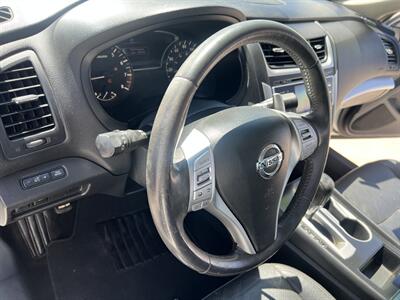 2017 Nissan Altima 2.5 SR   - Photo 8 - Phoenix, AZ 85009