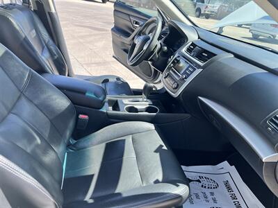 2017 Nissan Altima 2.5 SR   - Photo 15 - Phoenix, AZ 85009