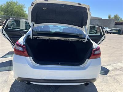 2017 Nissan Altima 2.5 SR   - Photo 13 - Phoenix, AZ 85009