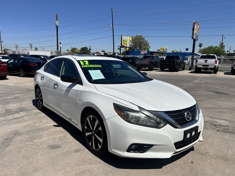 2017 Nissan Altima 2.5 SR - Photo 1 - Phoenix, AZ 85009