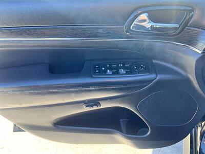 2019 Jeep Grand Cherokee High Altitude   - Photo 12 - Phoenix, AZ 85009