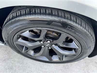 2021 Chrysler 300 S V6   - Photo 17 - Phoenix, AZ 85009