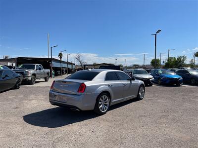 2018 Chrysler 300 Touring L   - Photo 15 - Phoenix, AZ 85009