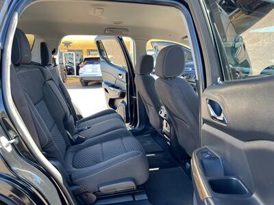 2017 GMC Acadia SLE-1 - Photo 9 - Phoenix, AZ 85009