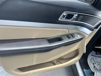 2017 Ford Explorer XLT   - Photo 8 - Phoenix, AZ 85009