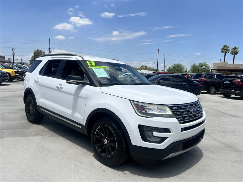 2017 Ford Explorer XLT - Photo 1 - Phoenix, AZ 85009