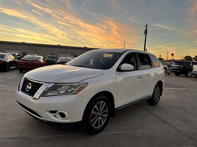 2015 Nissan Pathfinder S   - Photo 2 - Phoenix, AZ 85009