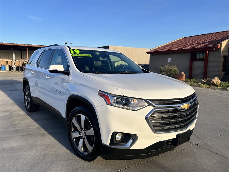 2019 Chevrolet Traverse LT Leather   - Photo 1 - Phoenix, AZ 85009