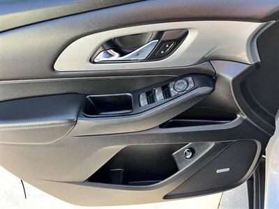 2019 Chevrolet Traverse LT Leather - Photo 11 - Phoenix, AZ 85009