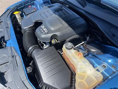 2020 Chrysler 300 Touring   - Photo 10 - Phoenix, AZ 85009