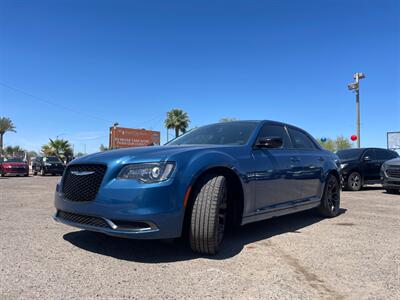 2020 Chrysler 300 Touring   - Photo 2 - Phoenix, AZ 85009