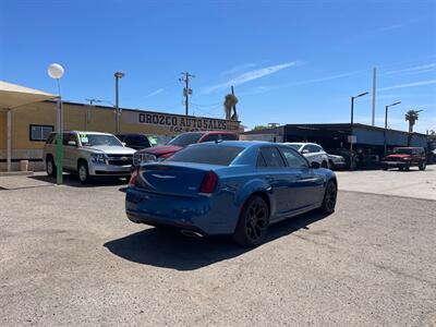 2020 Chrysler 300 Touring   - Photo 15 - Phoenix, AZ 85009