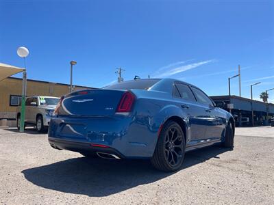 2020 Chrysler 300 Touring   - Photo 4 - Phoenix, AZ 85009