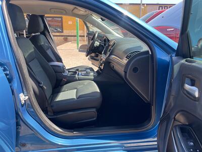 2020 Chrysler 300 Touring   - Photo 8 - Phoenix, AZ 85009