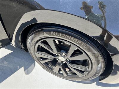 2017 Nissan Maxima 3.5 SV   - Photo 17 - Phoenix, AZ 85009