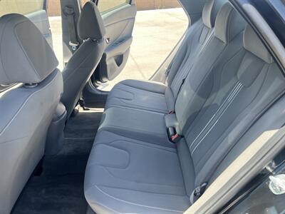 2021 Hyundai ELANTRA SEL   - Photo 11 - Phoenix, AZ 85009