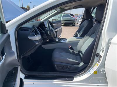 2022 Toyota Camry LE   - Photo 5 - Phoenix, AZ 85009