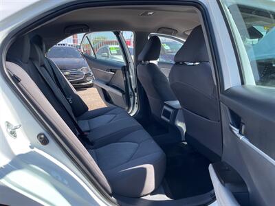 2022 Toyota Camry LE   - Photo 8 - Phoenix, AZ 85009