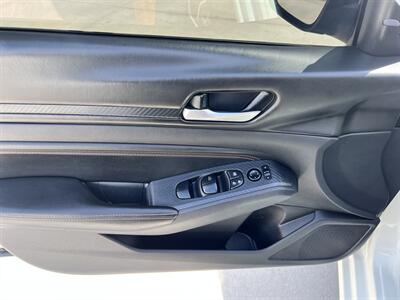 2020 Nissan Altima 2.5 SR   - Photo 11 - Phoenix, AZ 85009
