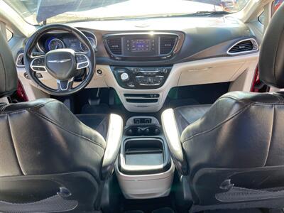 2017 Chrysler Pacifica Touring Plus - Photo 11 - Phoenix, AZ 85009