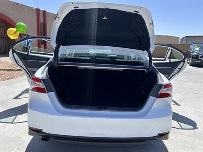 2019 Toyota Camry Hybrid XLE   - Photo 13 - Phoenix, AZ 85009
