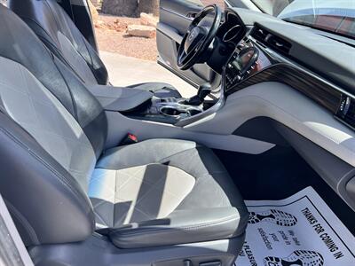 2019 Toyota Camry Hybrid XLE   - Photo 15 - Phoenix, AZ 85009