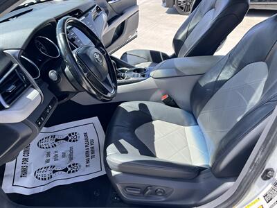 2019 Toyota Camry Hybrid XLE   - Photo 7 - Phoenix, AZ 85009