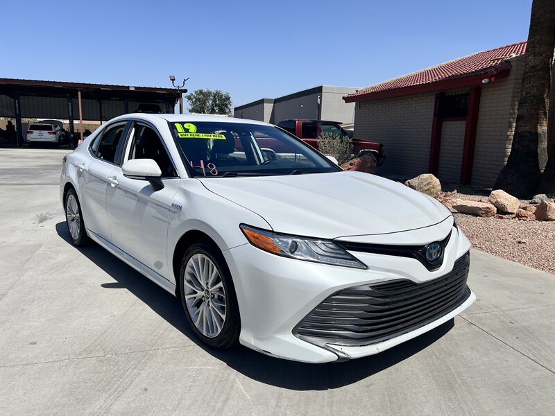 2019 Toyota Camry Hybrid XLE - Photo 1 - Phoenix, AZ 85009