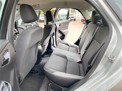 2012 Ford Focus SE   - Photo 6 - Phoenix, AZ 85009