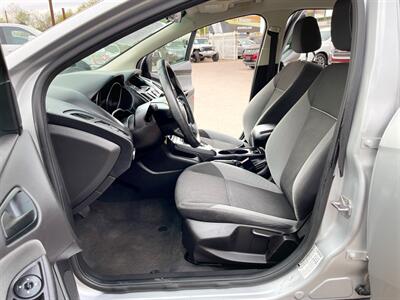 2012 Ford Focus SE   - Photo 5 - Phoenix, AZ 85009