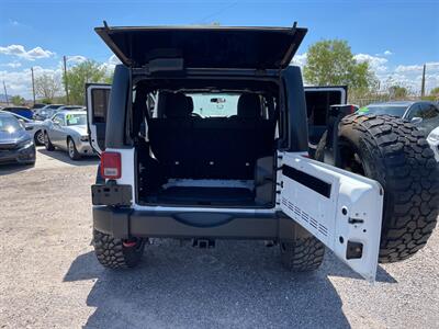 2011 Jeep Wrangler Unlimited Rubicon   - Photo 8 - Phoenix, AZ 85009