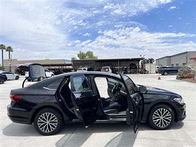 2021 Volkswagen Jetta R-Line - Photo 5 - Phoenix, AZ 85009