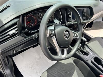 2021 Volkswagen Jetta R-Line - Photo 8 - Phoenix, AZ 85009