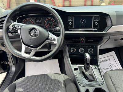 2021 Volkswagen Jetta R-Line - Photo 9 - Phoenix, AZ 85009