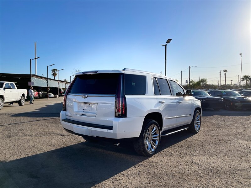 2017 Cadillac Escalade Luxury photo 17