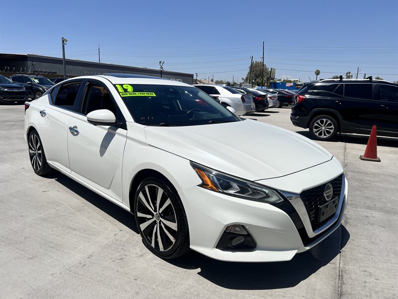 2019 Nissan Altima 2.5 Platinum - Photo 1 - Phoenix, AZ 85009