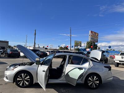 2021 Nissan Altima 2.5 SV - Photo 6 - Phoenix, AZ 85009